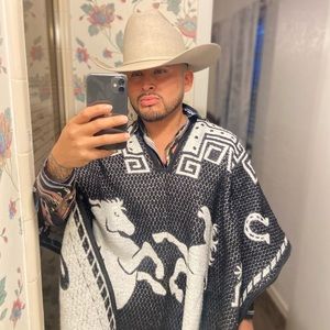 Meet your Posher, Felipe